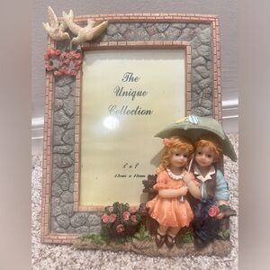 NWOT Vintage-Style Picture Frame with Figurines